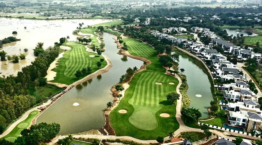 Prestige Golfshire Club near Bulwark Highgrove, Devanahalli — North Bangalore airport corridor