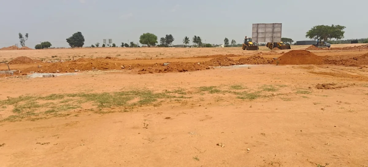 Bulwark Highgrove site progress at Dyavarahalli, Devanahalli — plot formation and levelling underway across the 10-acre layout